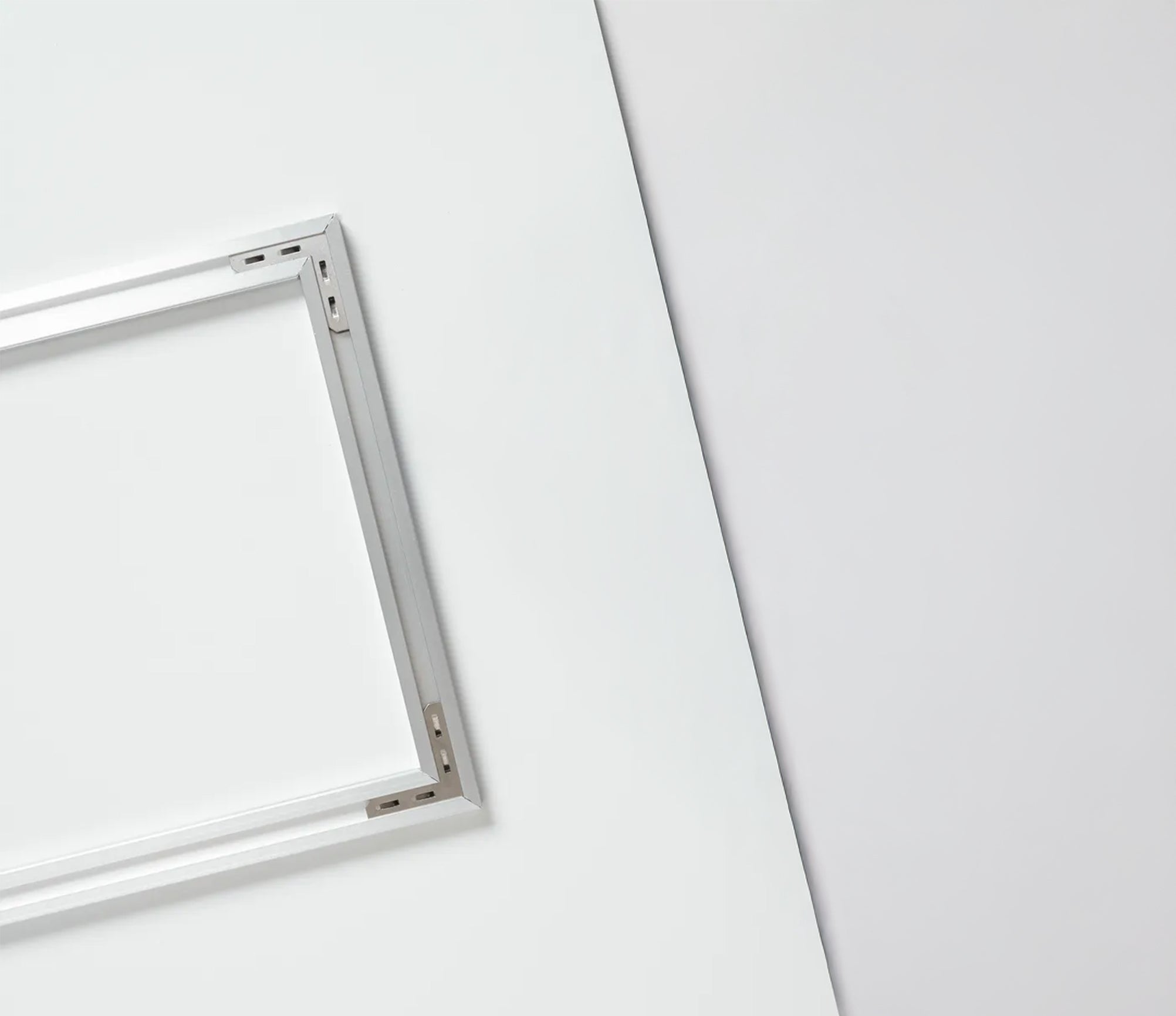 Nahaufnahme der Forex-Rückseiten-Kante eines Wandbilds