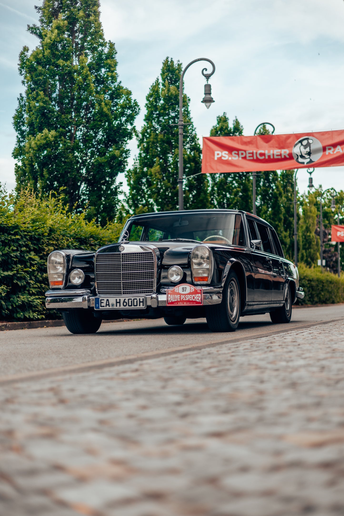 Mercedes-Benz 600